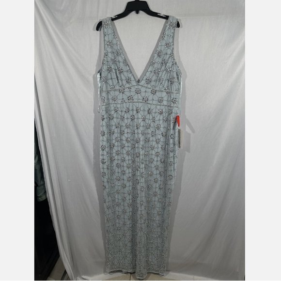 NWT Mac Duggal [ 18 ] Sleeveless Hand Beaded Floral V-Neck Gown Powder‎ Blue - Picture 9 of 16